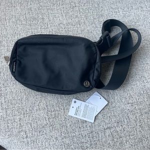 Lululemon Everywhere Belt Bag